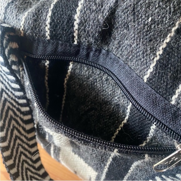 Peruvian Alpaca Artisan Padded Duffle in black and gray - Picture 6 of 12